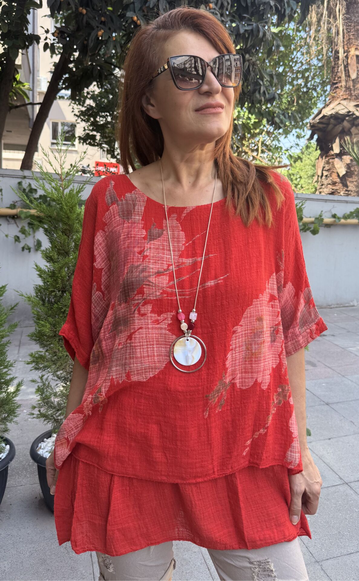 Clara Çiçekli Kolyeli Bluz Kırmızı