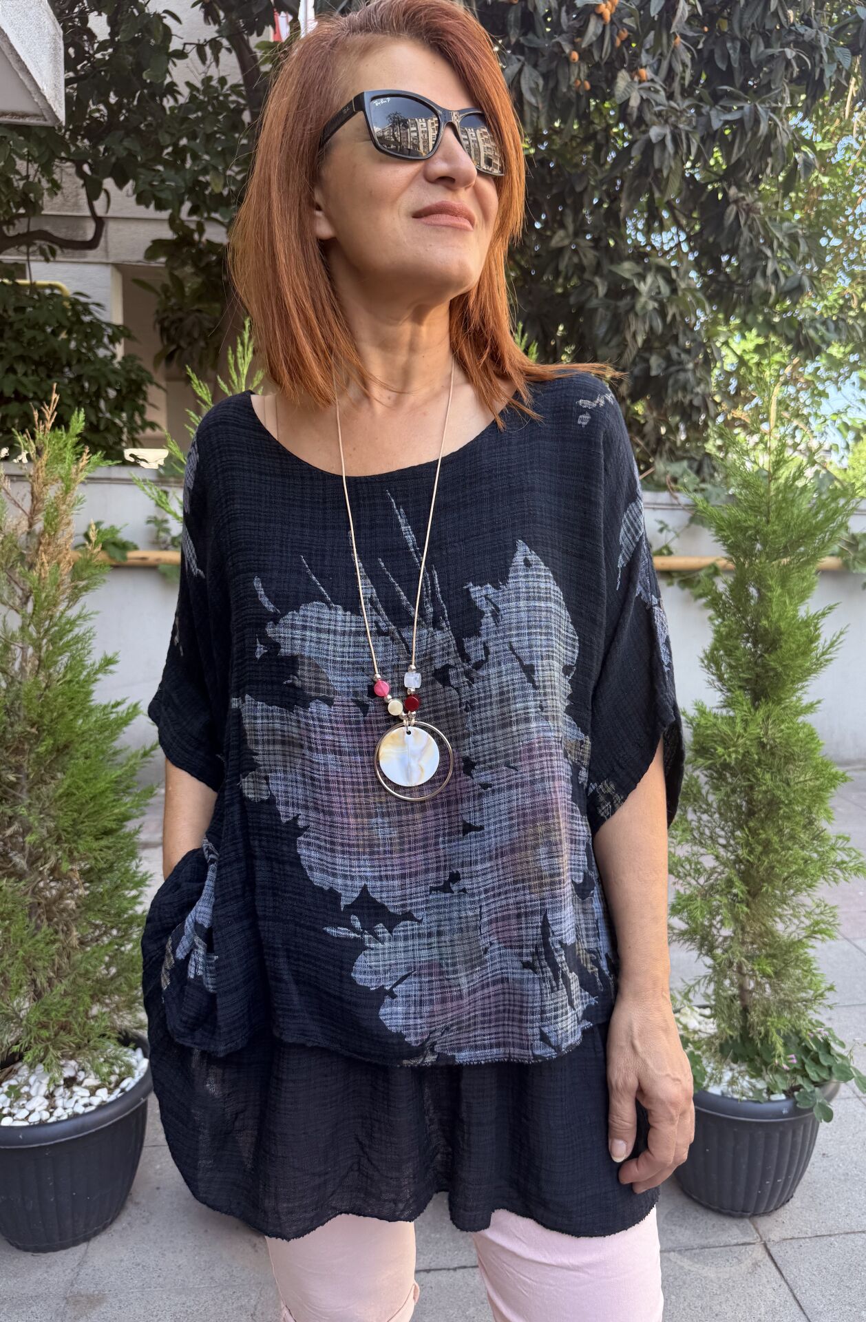 Clara Çiçekli Kolyeli Bluz Lacivert