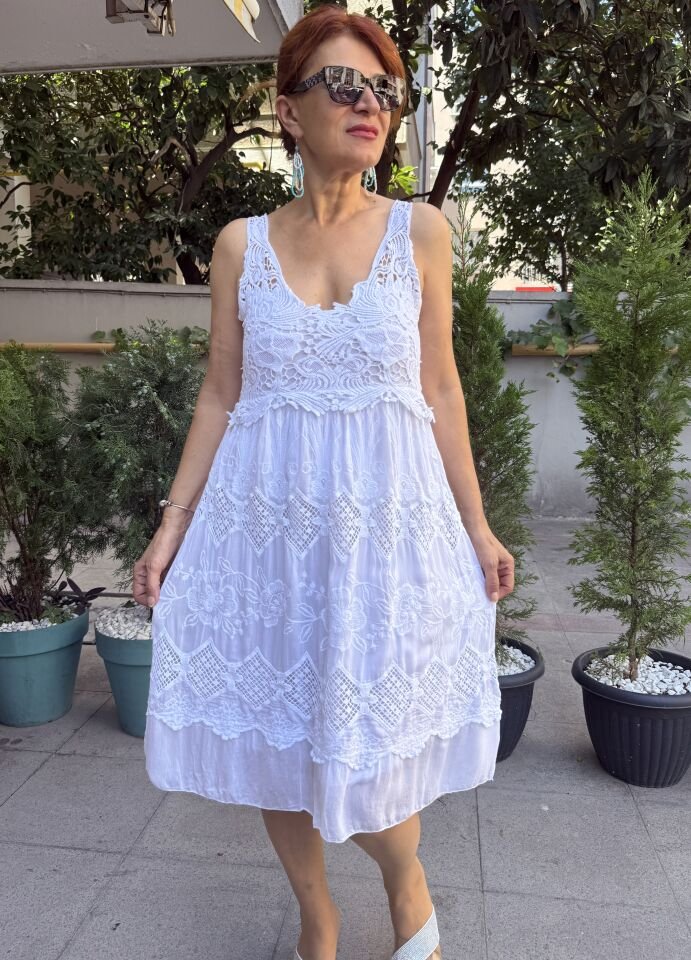İtalyan Askılı Güpür Elbise Beyaz