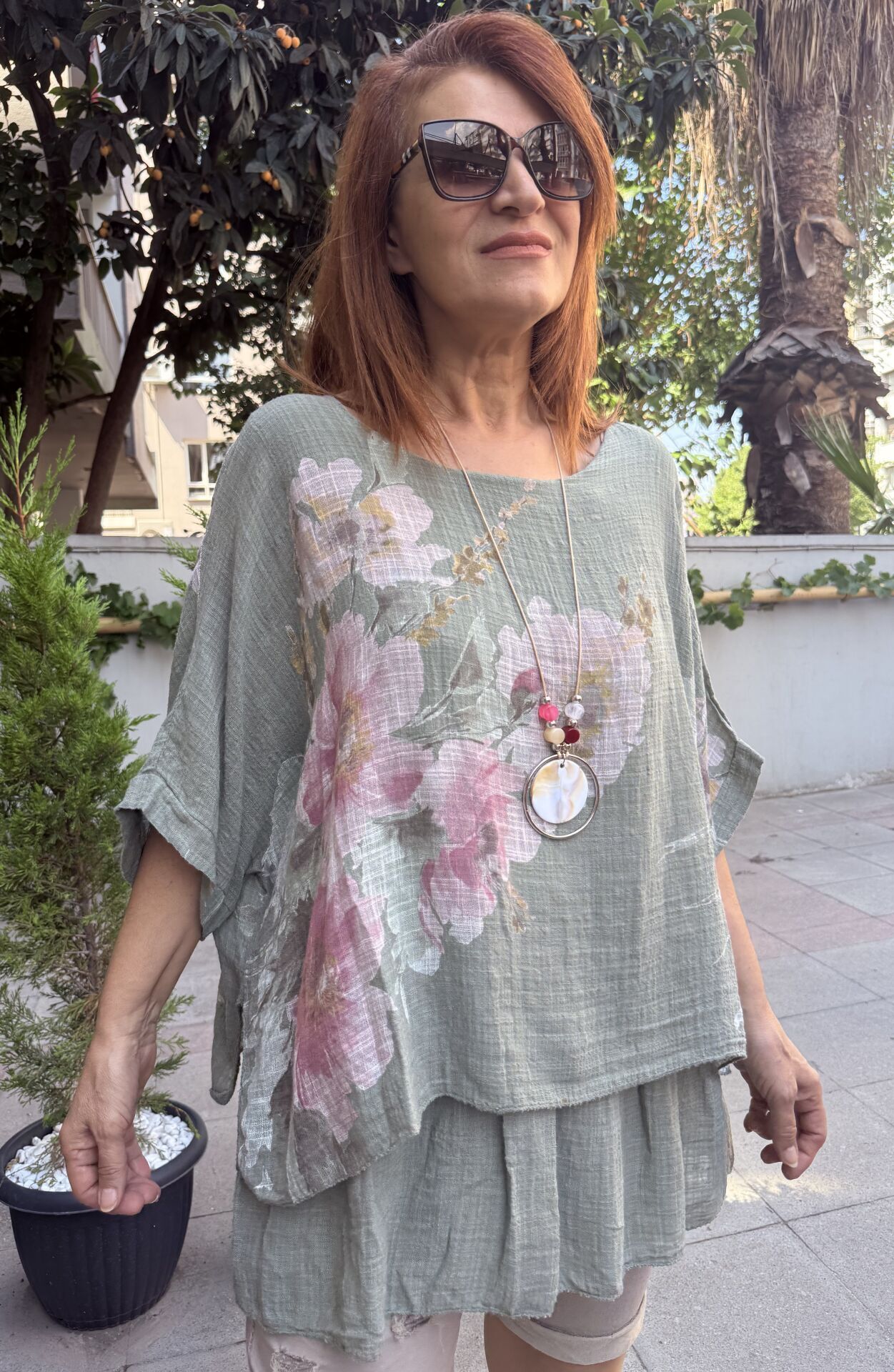 Clara Çiçekli Kolyeli Bluz Haki