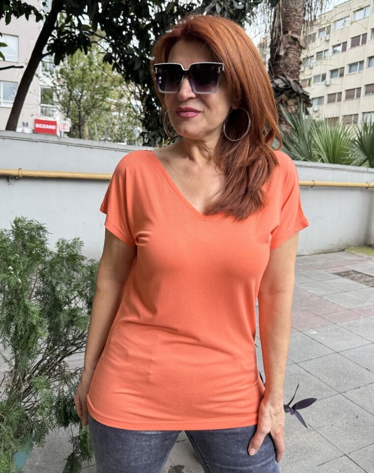 NCD- Viskon Ön Arka V Tişört Yavruağzı