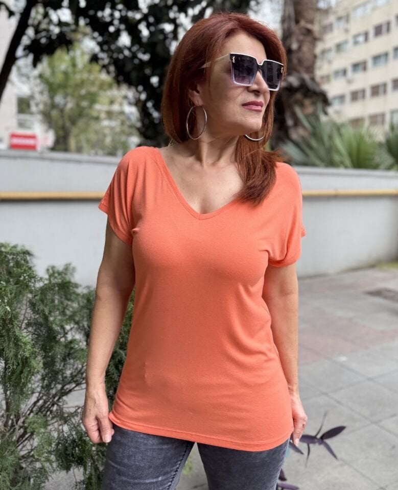 Viskon Ön Arka V Tişört Yavruağzı