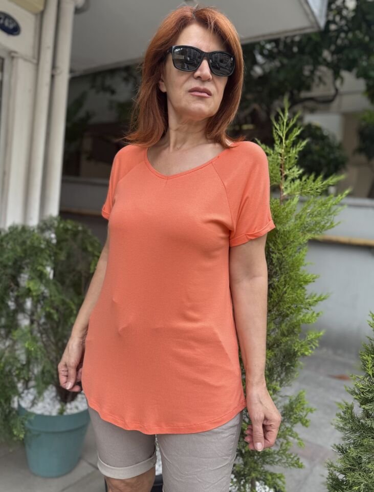 V Yaka Viskon Tişört Yavruağzı
