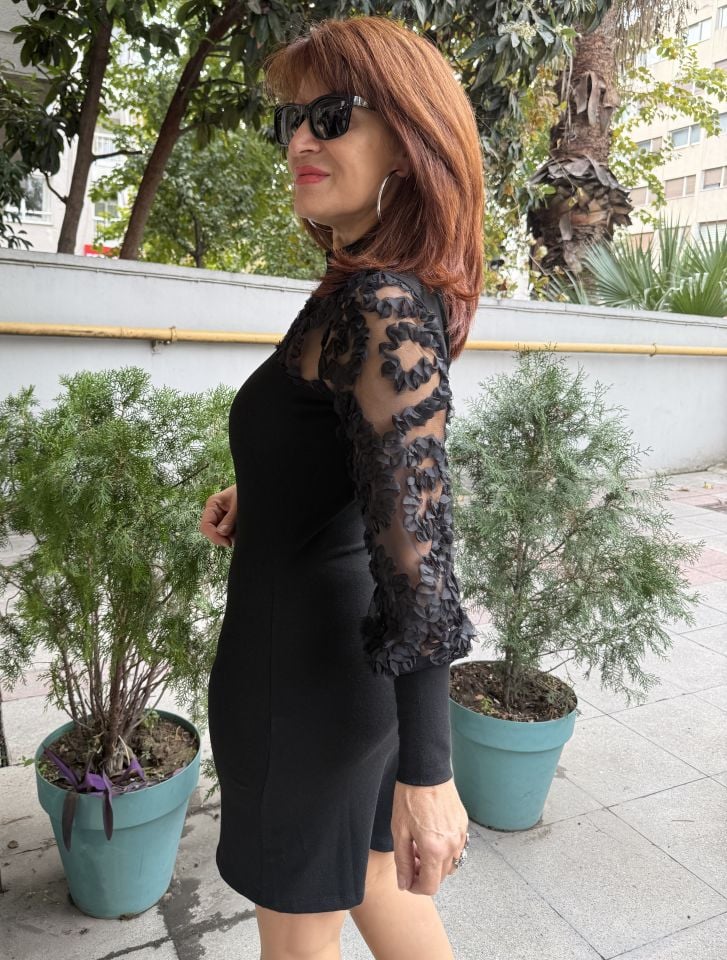 Transparan Detay Çiçekli Elbise