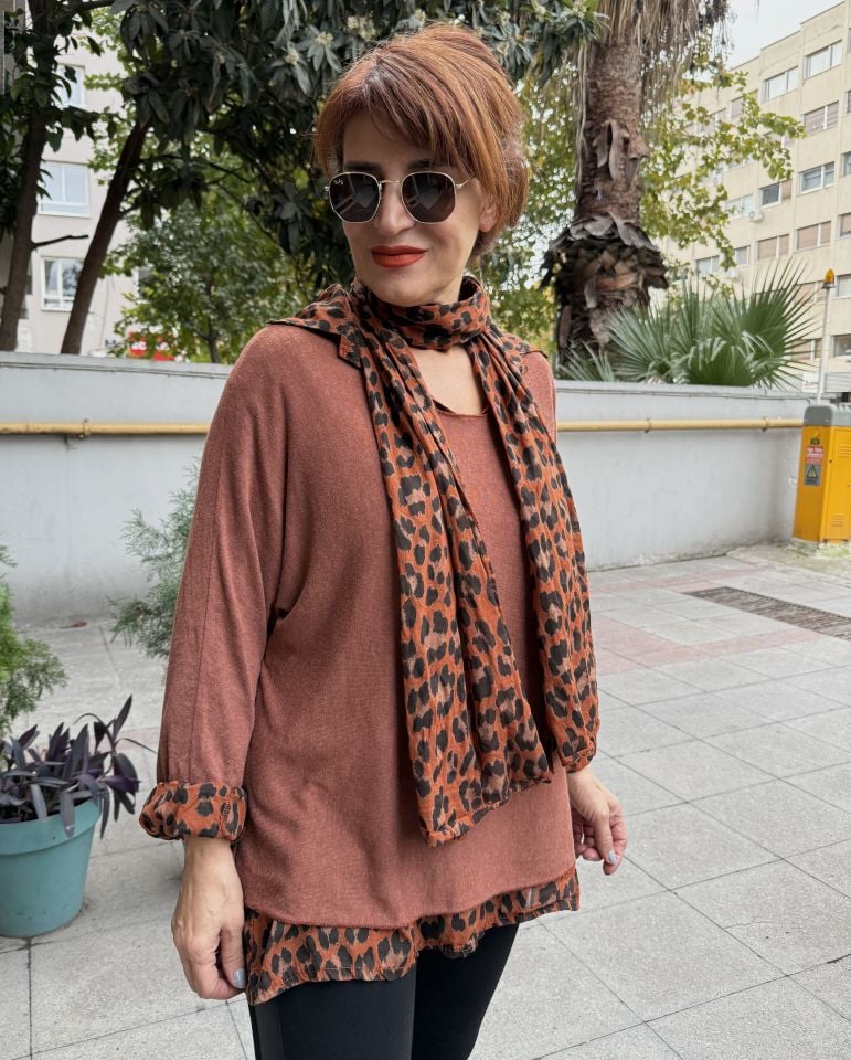 İtalyan Fularlı Gömlek Triko Takım Tarçın
