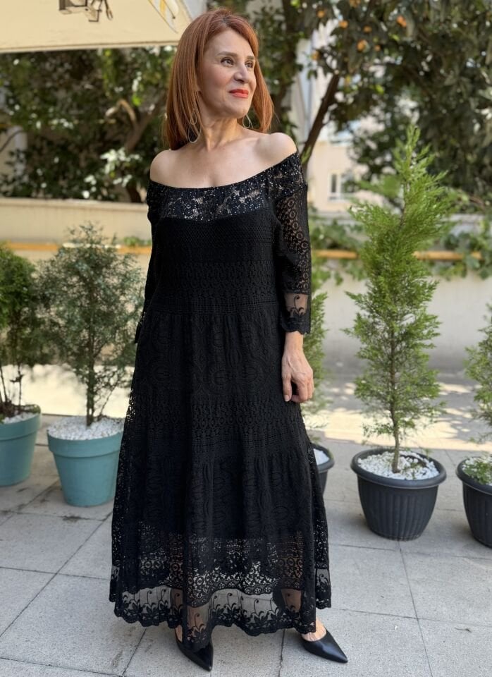 İtalyan Pul Detaylı Güpür Elbise Siyah
