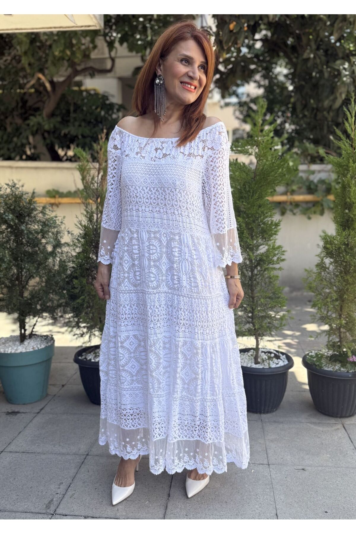 İtalyan Pul Detaylı Güpür Elbise Beyaz