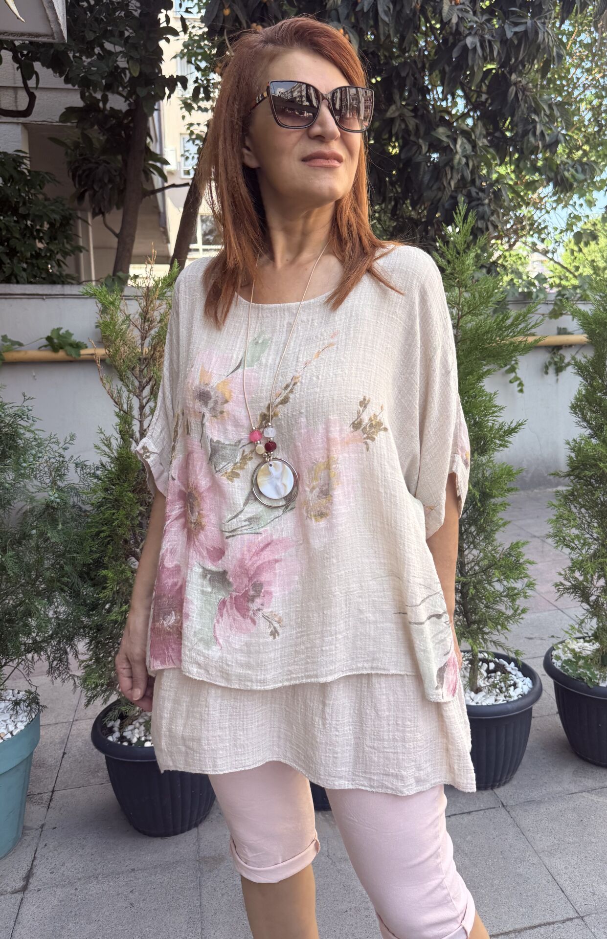 Clara Çiçekli Kolyeli Bluz Bej